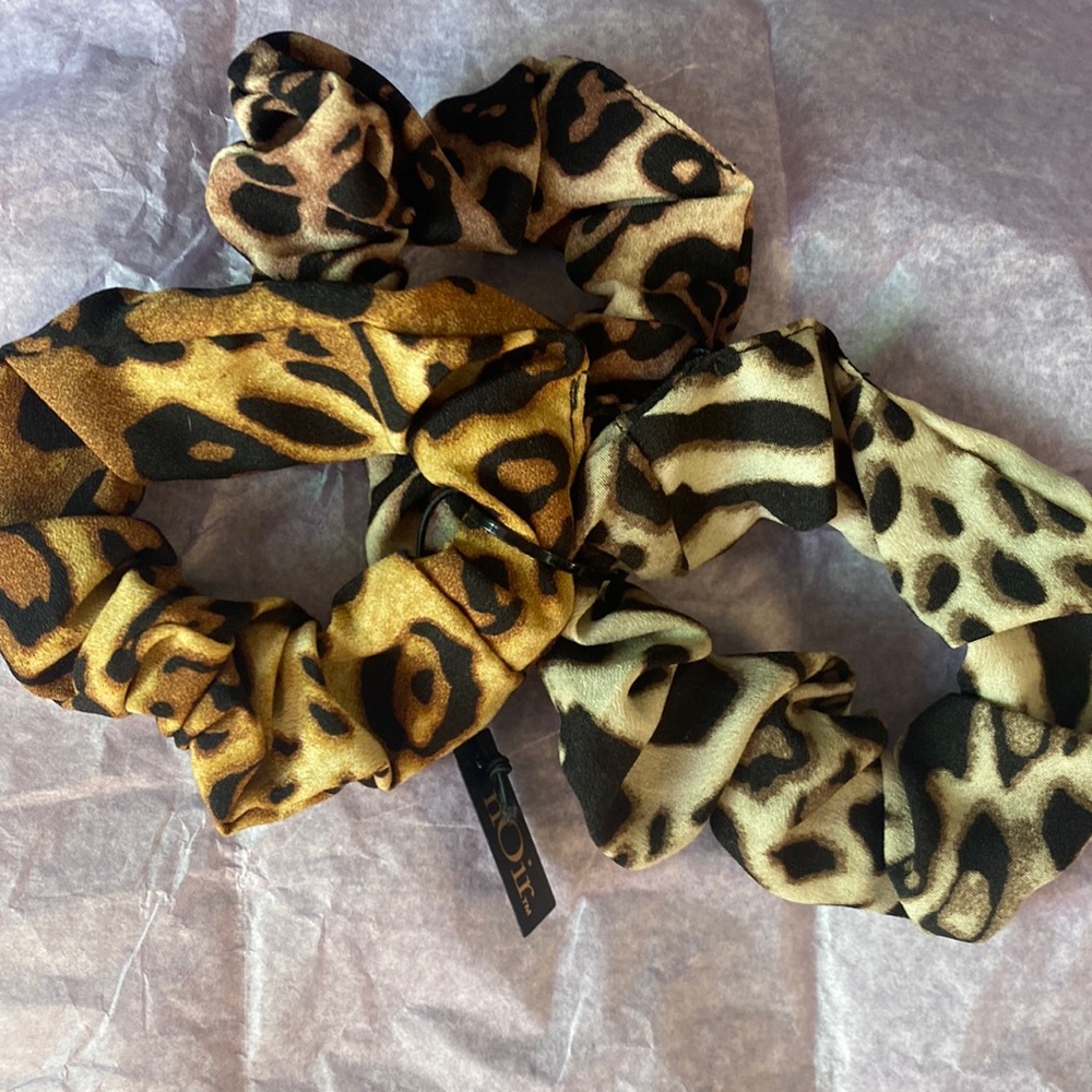 nOir Brown Ombre Leopard Print
Scrunchies 3 Pack